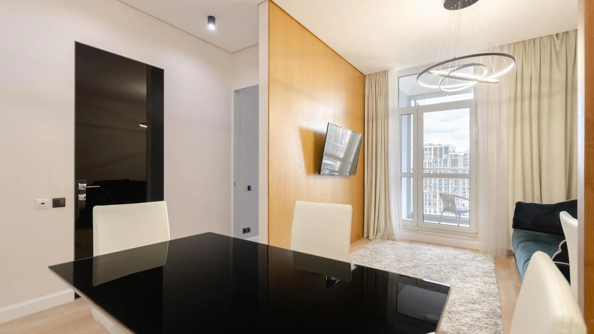 Petrovdom Apartments 13-373 In Rc Central Park ,7 John Mccain Street 基輔