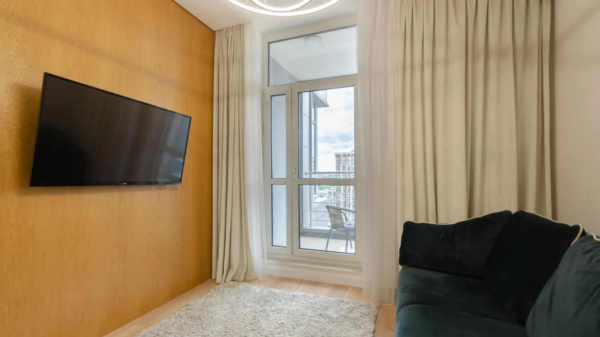 Petrovdom Apartments 13-373 In Rc Central Park ,7 John Mccain Street 基輔 乌克兰