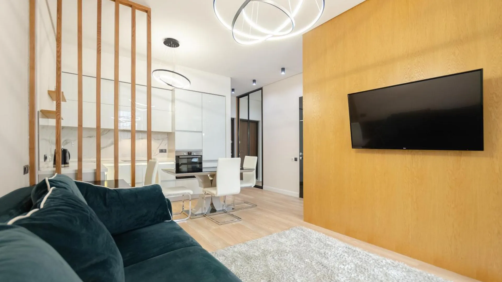 Petrovdom Apartments 13-373 In Rc Central Park ,7 John Mccain Street 基輔