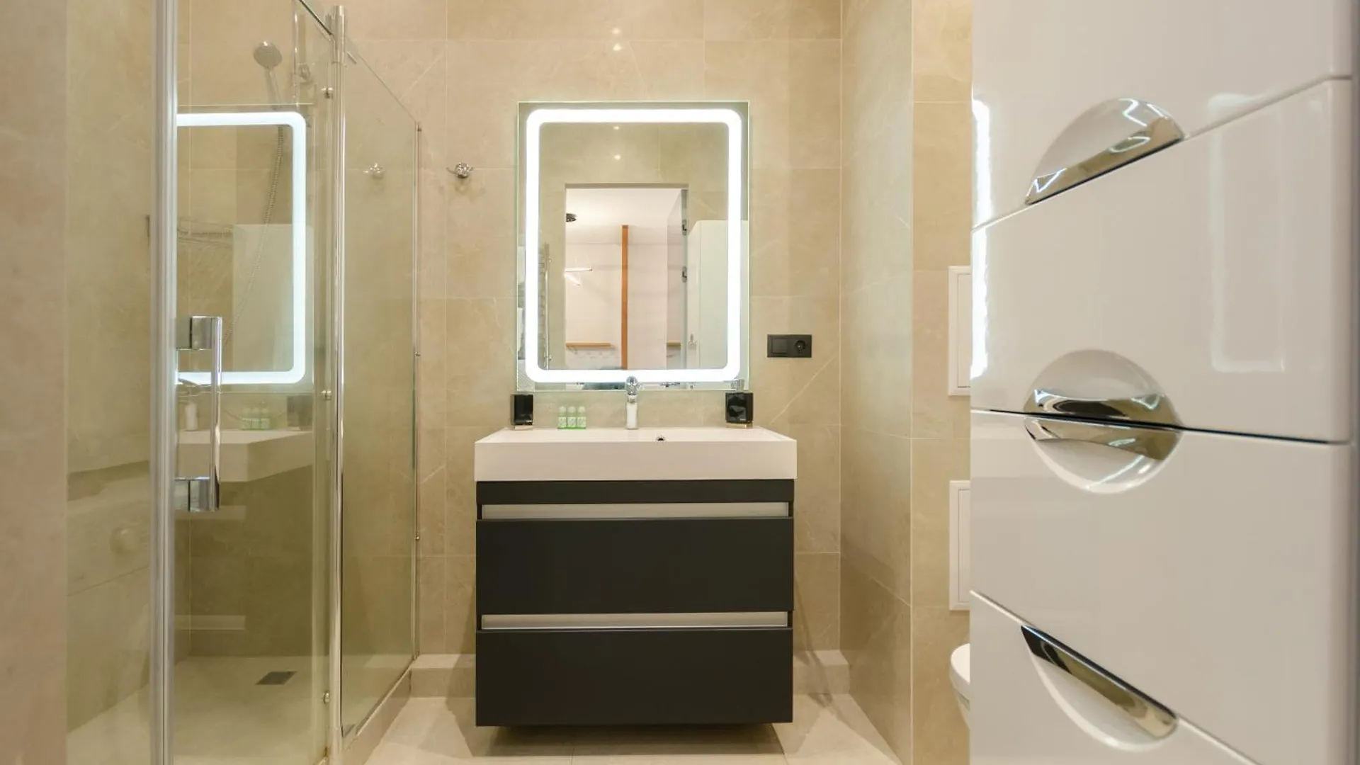 Petrovdom Apartments 13-373 In Rc Central Park ,7 John Mccain Street 基輔